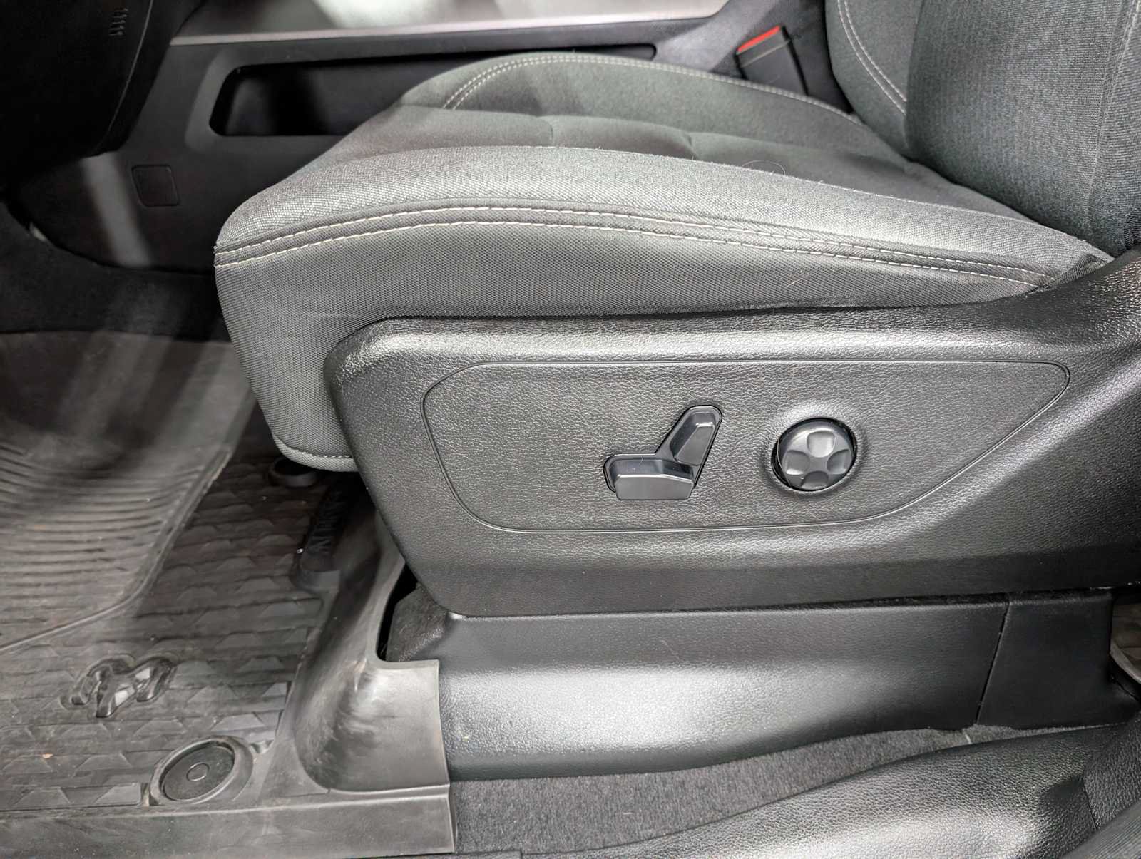 Used 2019 RAM 1500 Big Horn AWD/4WD image 39