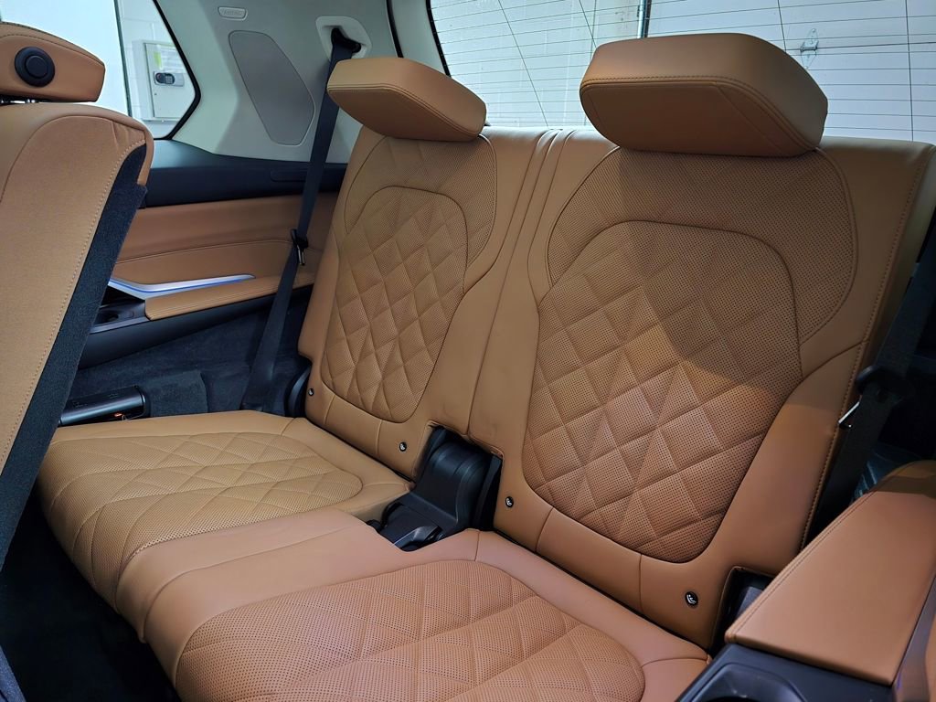 Used 2026 BMW X7 xDrive40i image 24