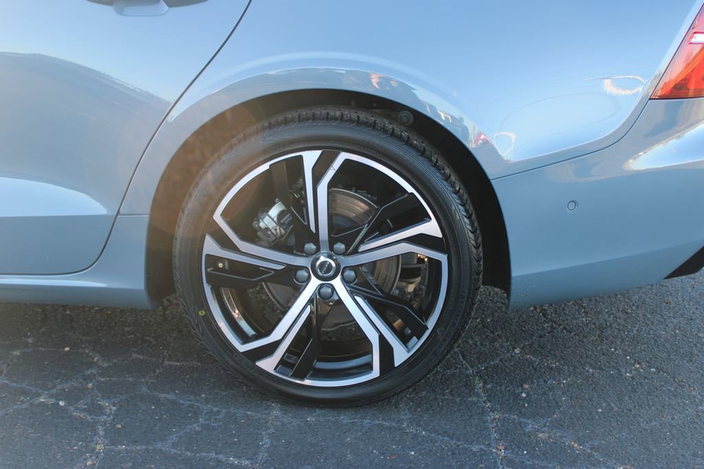 Used 2024 Volvo S60 B5 Plus image 17