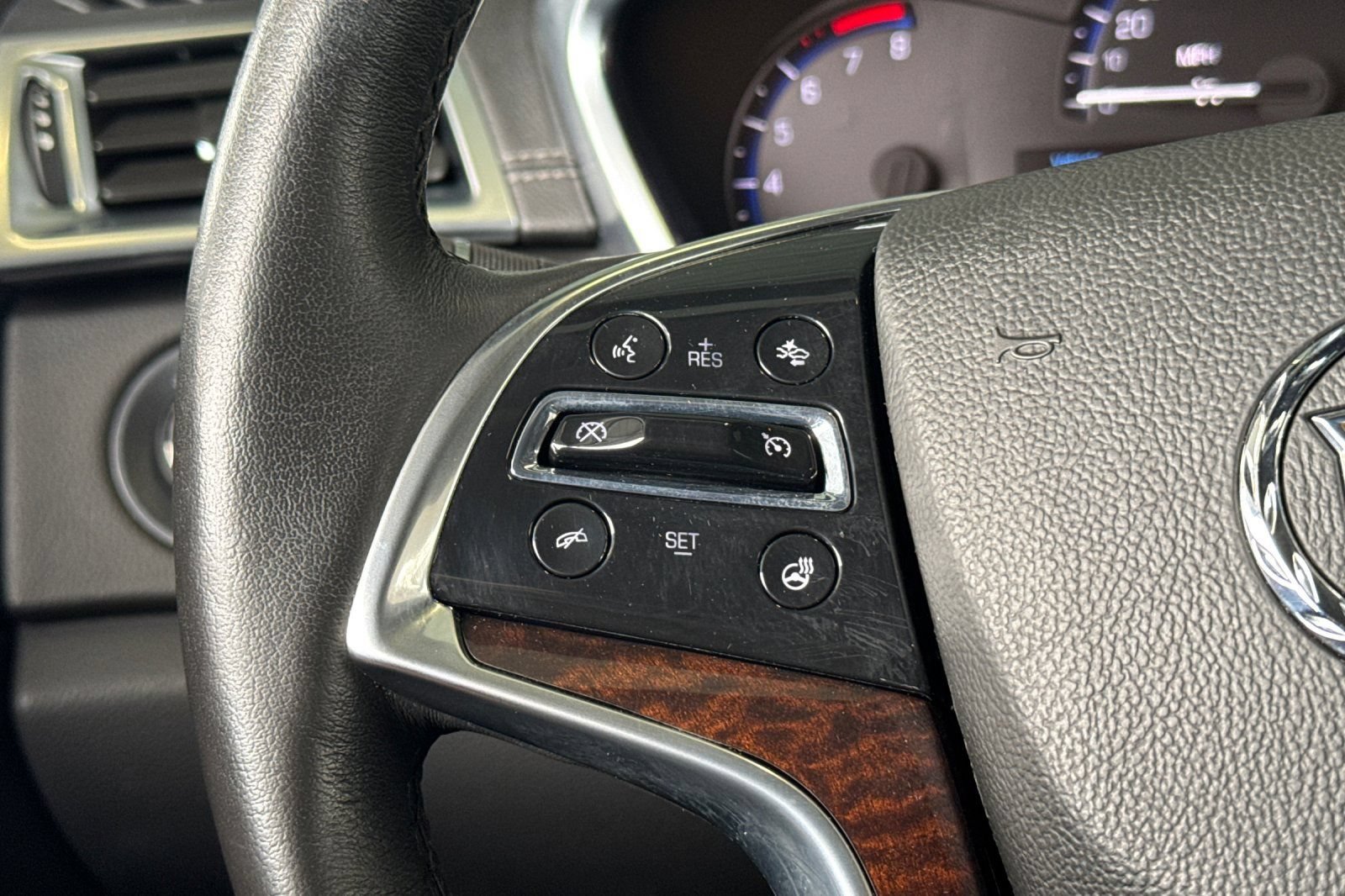 Used 2016 Cadillac SRX Premium AWD/4WD image 32