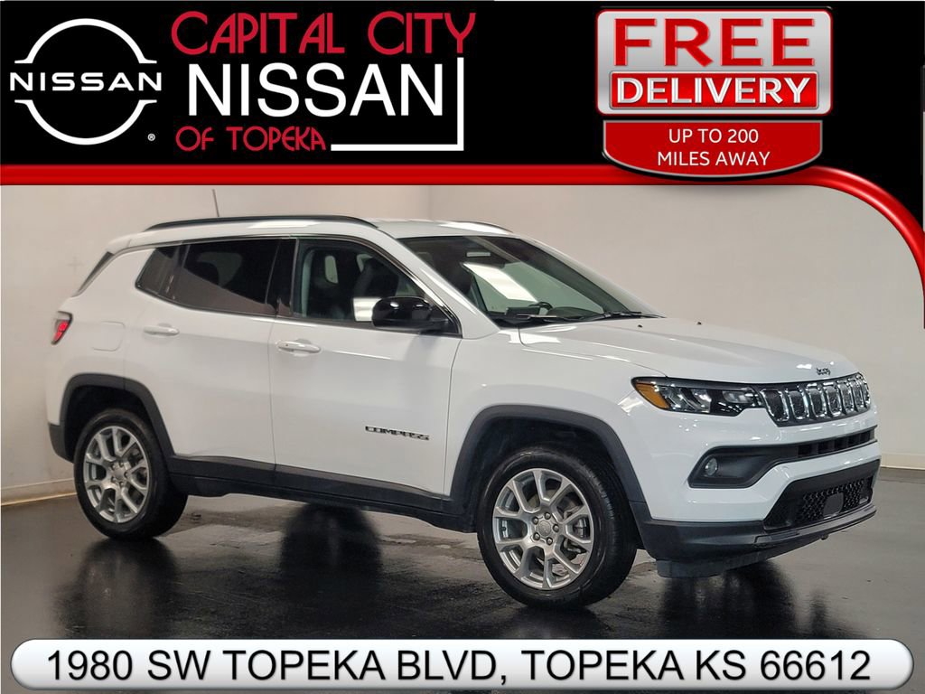 Used 2022 Jeep Compass Latitude image 1