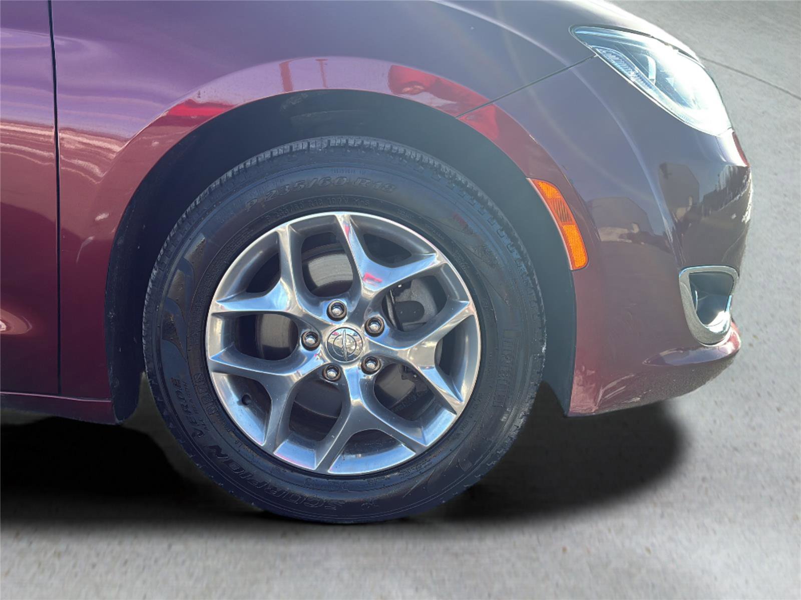 Used 2017 Chrysler Pacifica Limited image 39