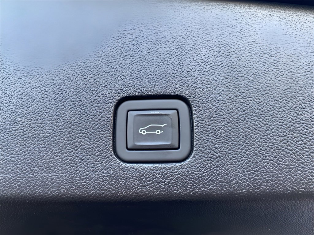 Certified 2024 Cadillac XT6 Premium Luxury w/ Platinum Package image 15