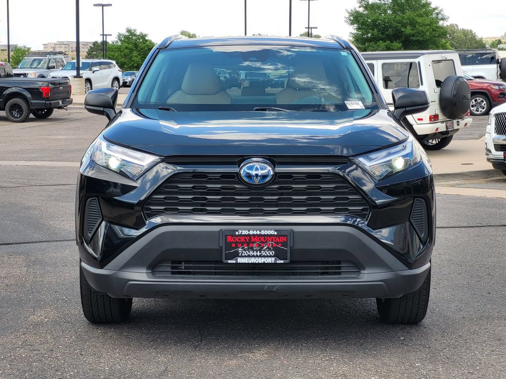 Used 2024 Toyota RAV4 LE AWD/4WD image 9