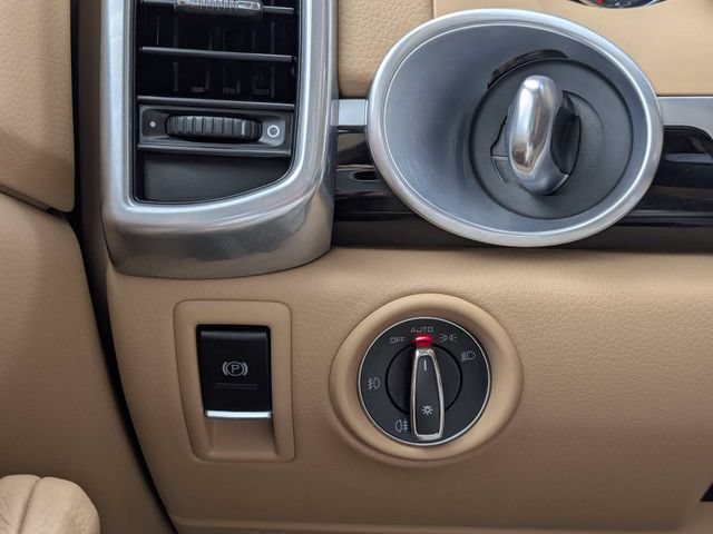 Used 2014 Porsche Cayenne AWD/4WD image 23