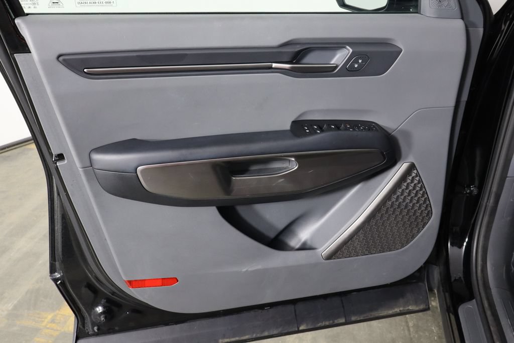 Used 2024 Kia EV9 Light Long Range RWD image 20
