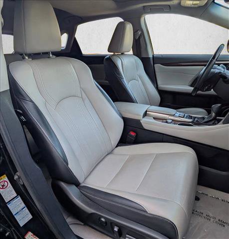 Used 2019 Lexus RX 350 AWD w/ Navigation Package image 21