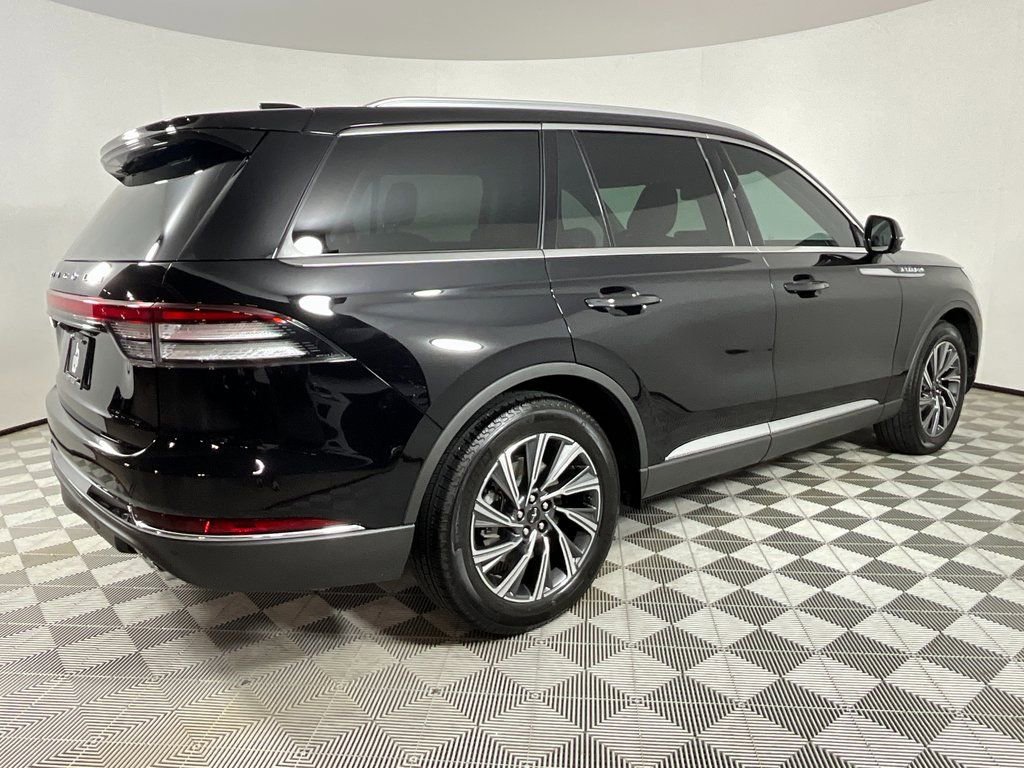 Used 2026 Lincoln Aviator 2WD image 4