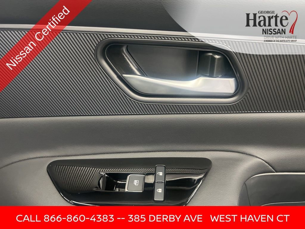 Certified 2025 Nissan Murano SV image 37