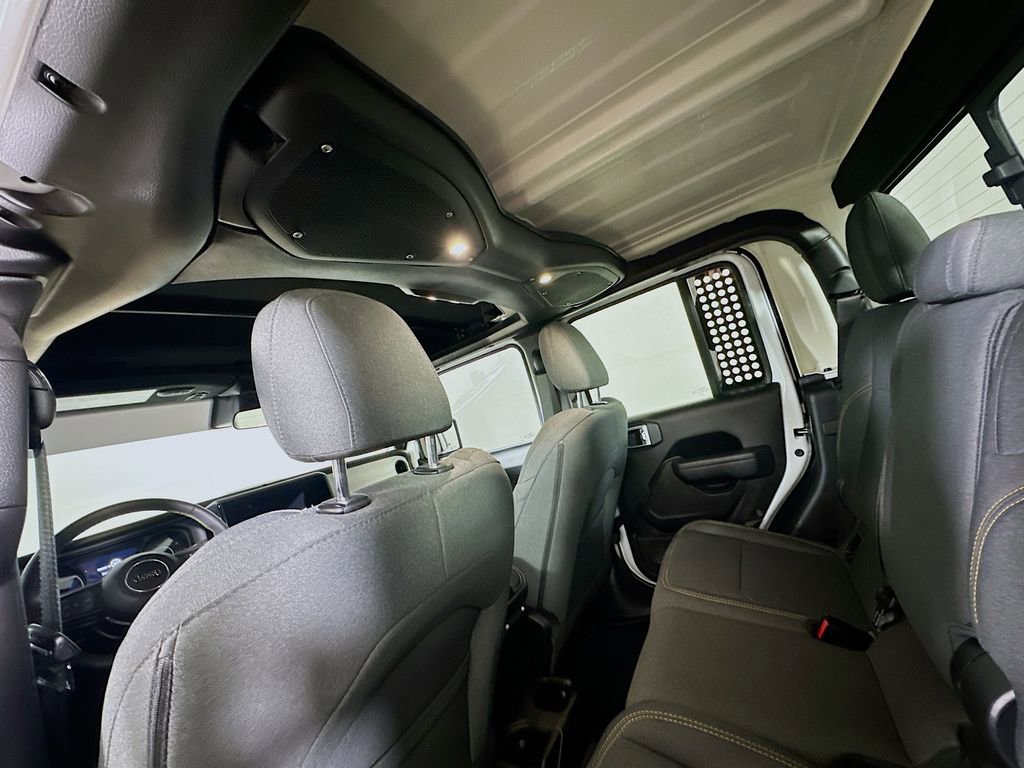 Used 2024 Jeep Gladiator Sport image 13