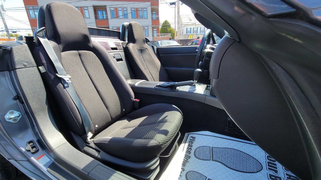 Used 2006 MAZDA MX-5 Miata Touring RWD image 26