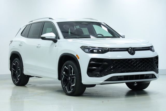 New 2026 Volkswagen Tiguan SEL R-Line image 3