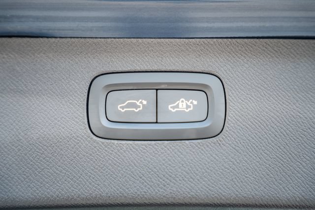 Certified 2024 Volvo XC90 B6 Plus w/ Protection Package Premier AWD/4WD image 11