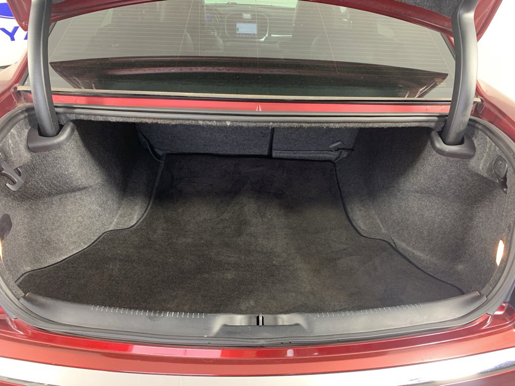 Used 2019 Chrysler 300 Limited image 36