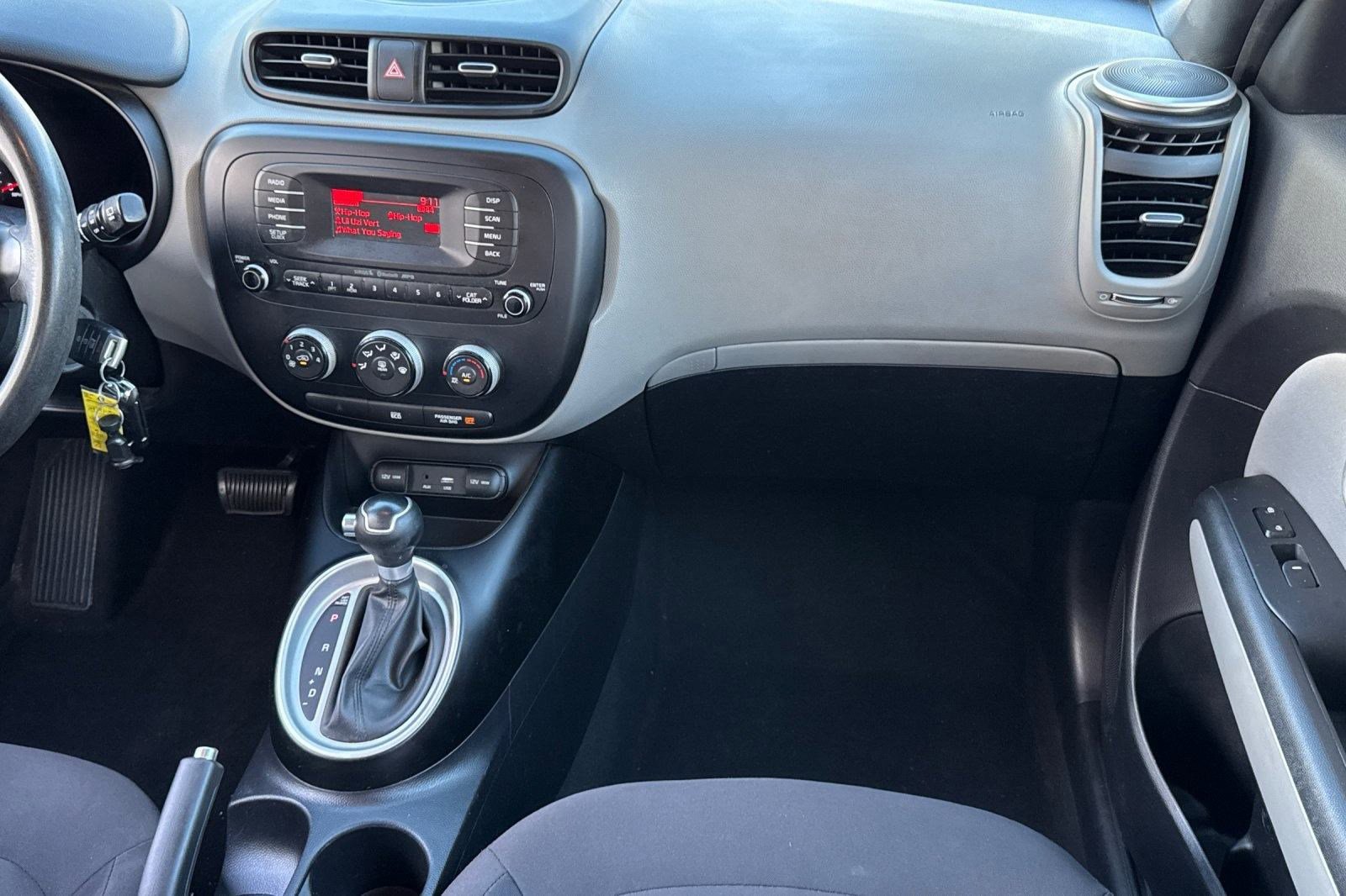 Used 2016 Kia Soul image 29