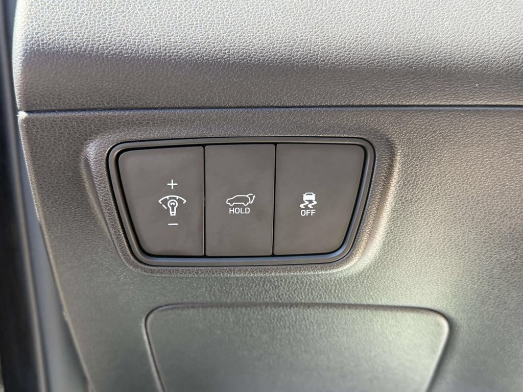 Certified 2023 Hyundai Tucson Limited AWD/4WD image 26