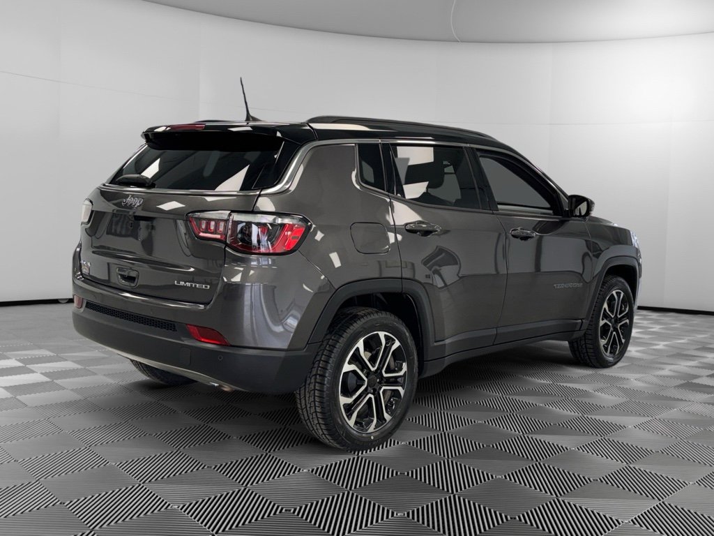 Used 2024 Jeep Compass Limited image 8