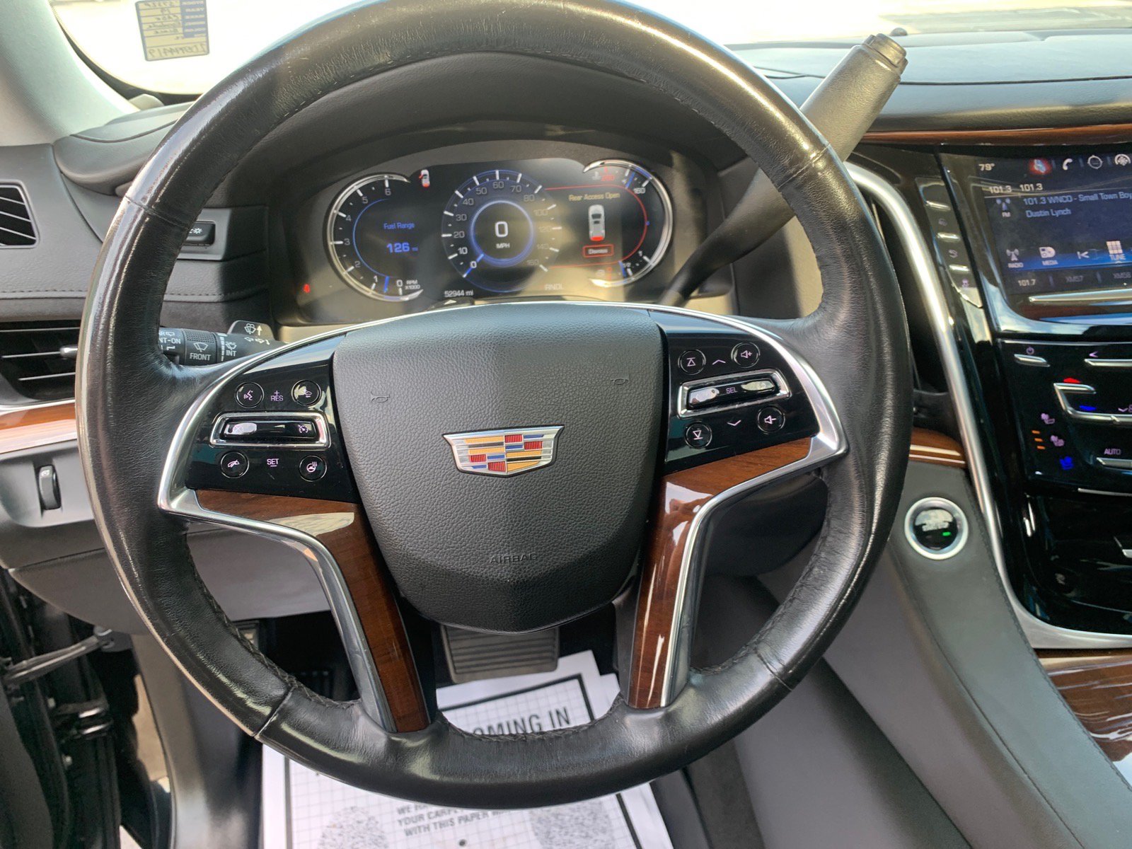 Used 2019 Cadillac Escalade Luxury AWD/4WD image 10