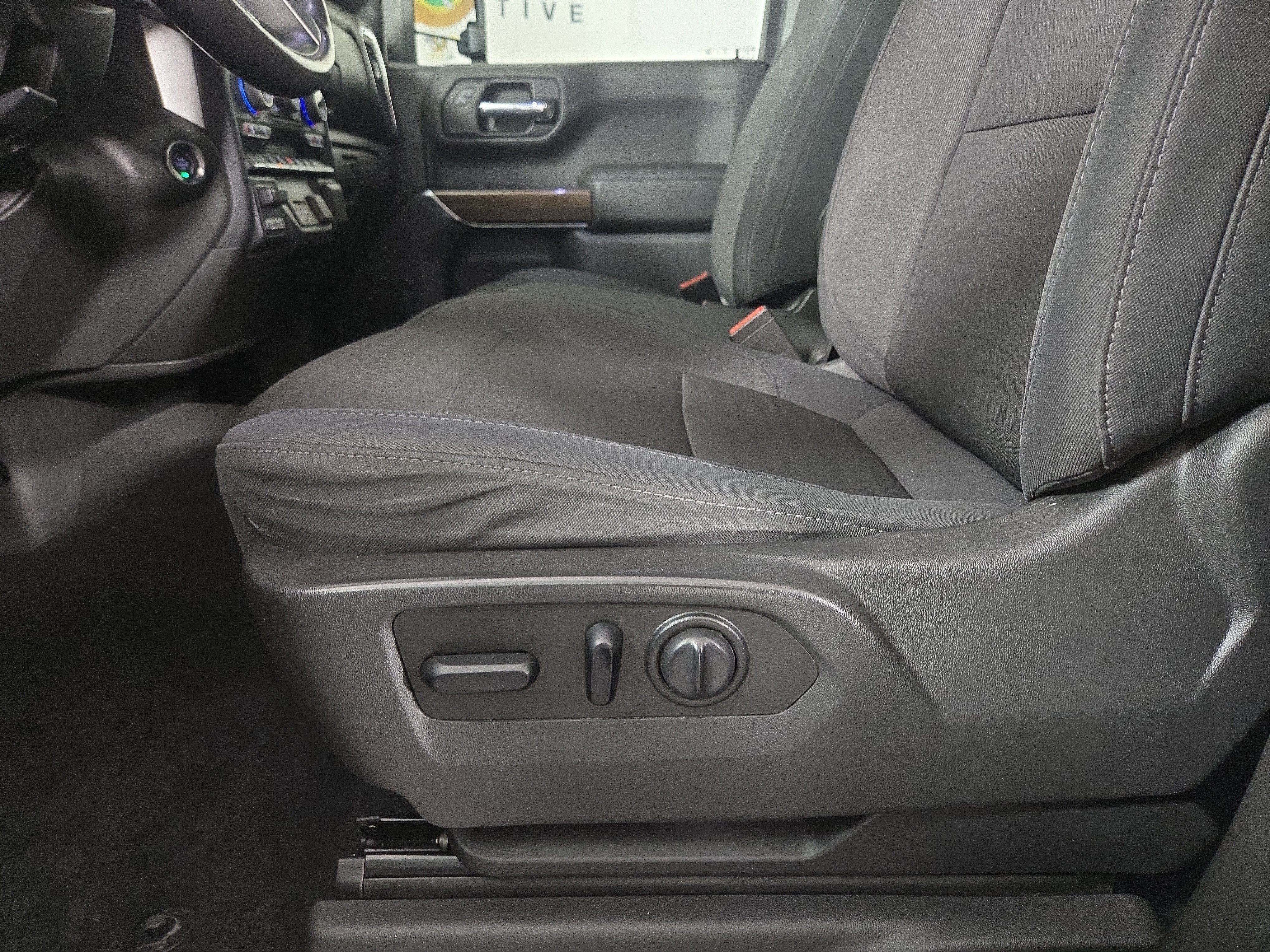Used 2020 Chevrolet Silverado 1500 LT w/ All-Star Edition AWD/4WD image 30