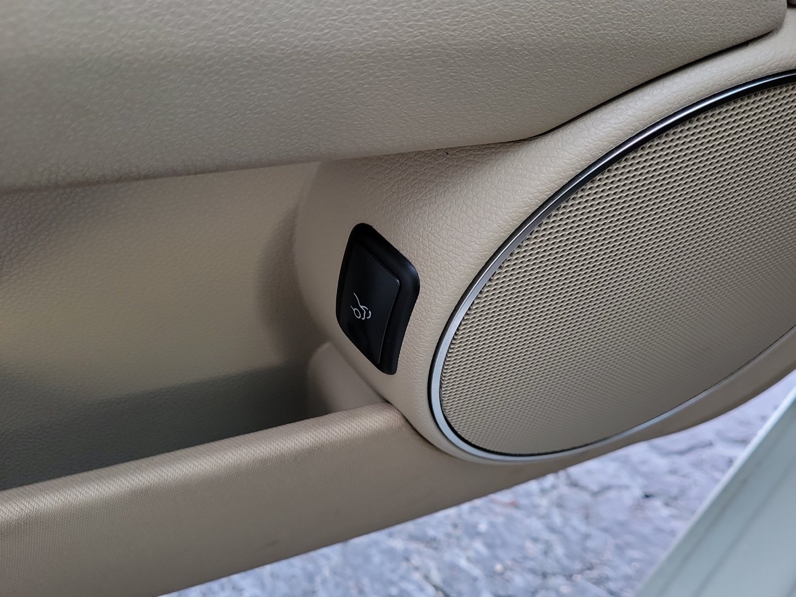 Used 2012 Mercedes-Benz C 250 Sedan image 17