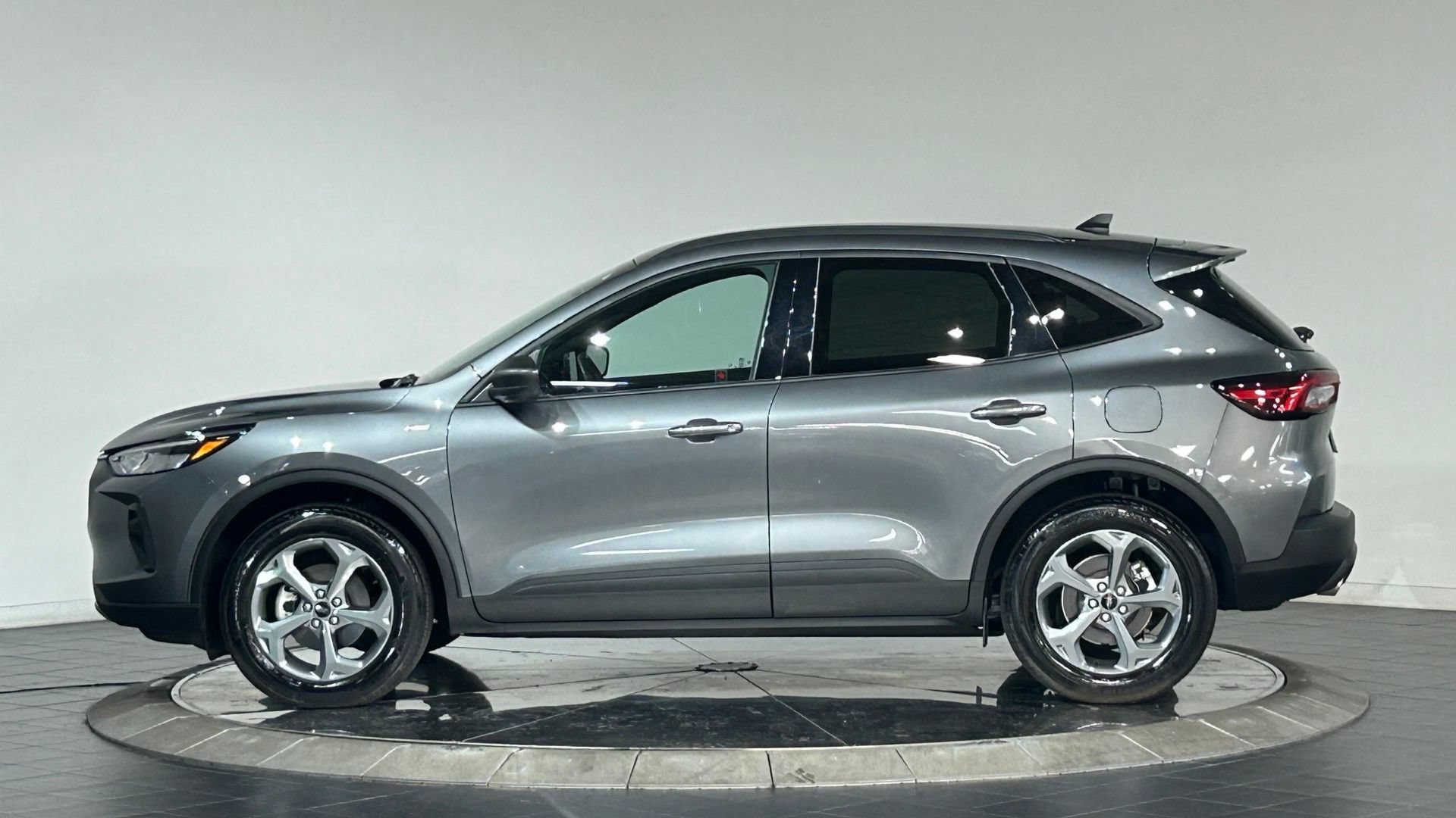 Used 2025 Ford Escape ST-Line AWD/4WD image 6