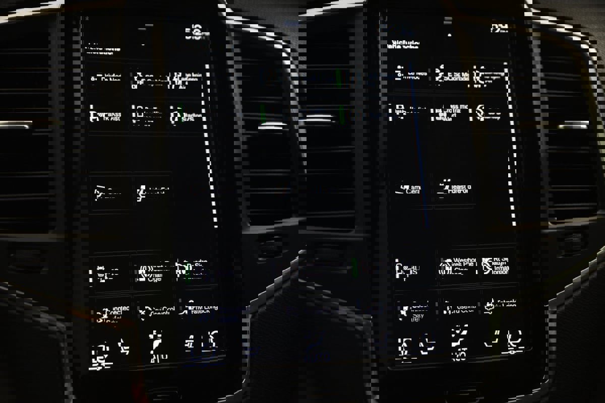 Used 2022 Volvo XC90 T6 Momentum w/ Climate Package image 37