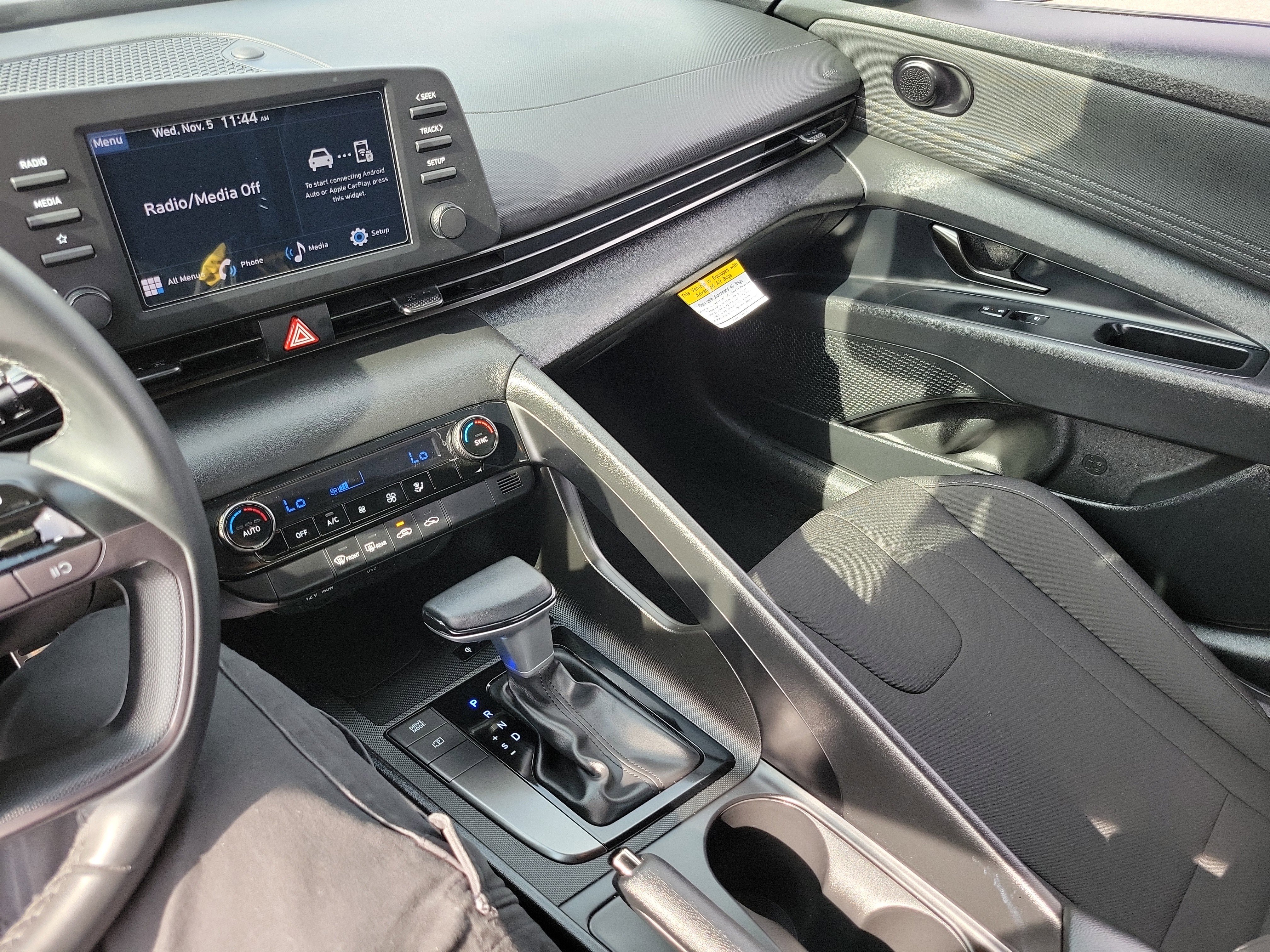 Certified 2025 Hyundai Elantra Sport image 15