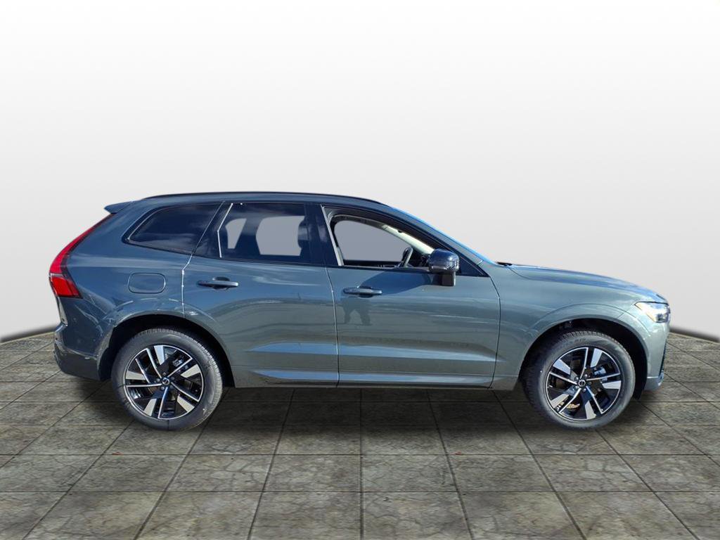 New 2026 Volvo XC60 B5 Core w/ Protection Package Premier image 2