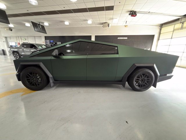 Used 2024 Tesla Cybertruck AWD Crew Cab image 2