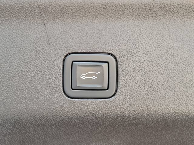 Used 2021 Cadillac Escalade Premium Luxury AWD/4WD image 13