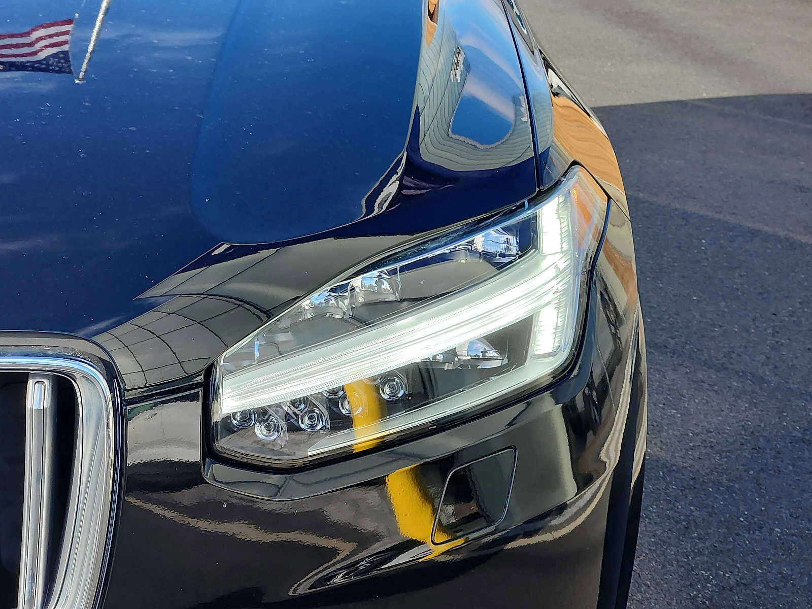 Certified 2023 Volvo XC90 B6 Plus w/ Protection Package Premier image 9