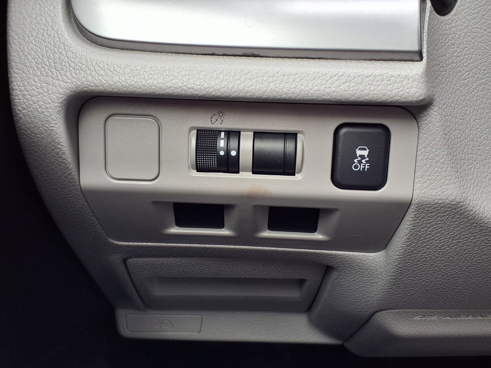 Used 2017 Subaru Forester 2.5i Premium w/ All-Weather Package AWD/4WD image 10