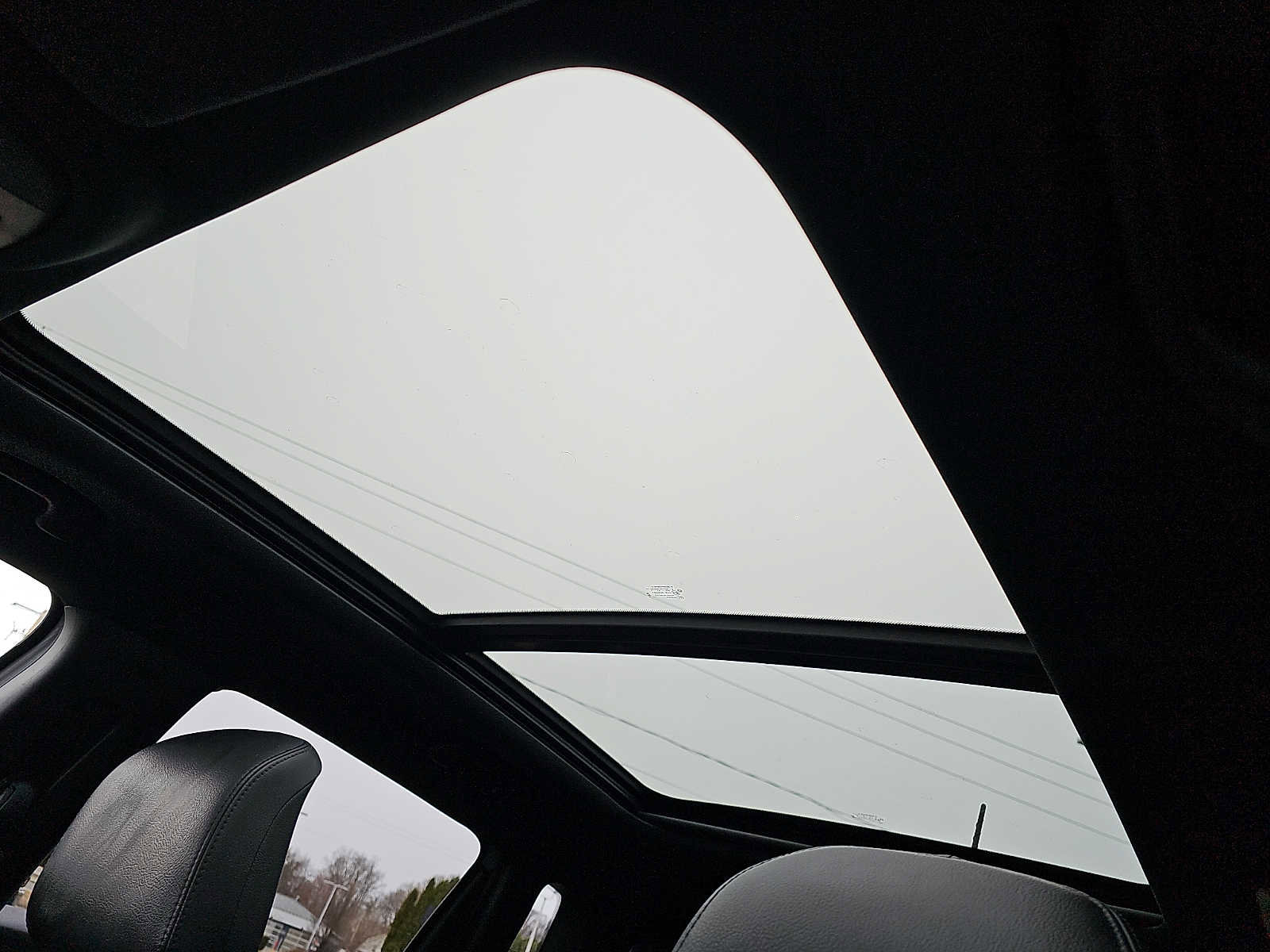 Used 2023 Jeep Compass Limited w/ Sun and Sound Group image 15