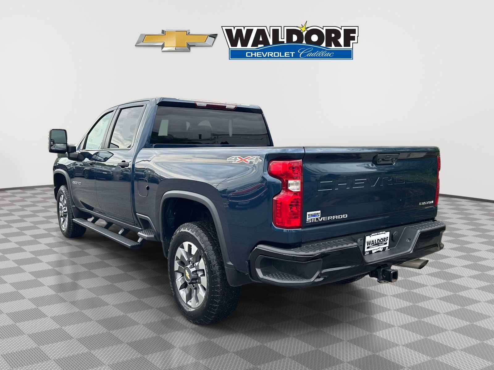 Used 2023 Chevrolet Silverado 2500 Custom w/ Custom Value Package AWD/4WD image 4