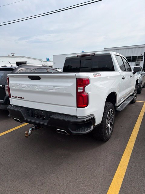 Used 2019 Chevrolet Silverado 1500 LT Trail Boss AWD/4WD image 3