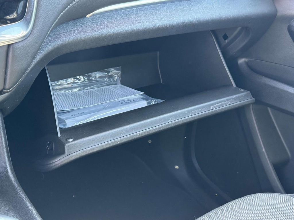 Used 2023 Chevrolet Traverse LT FWD image 30