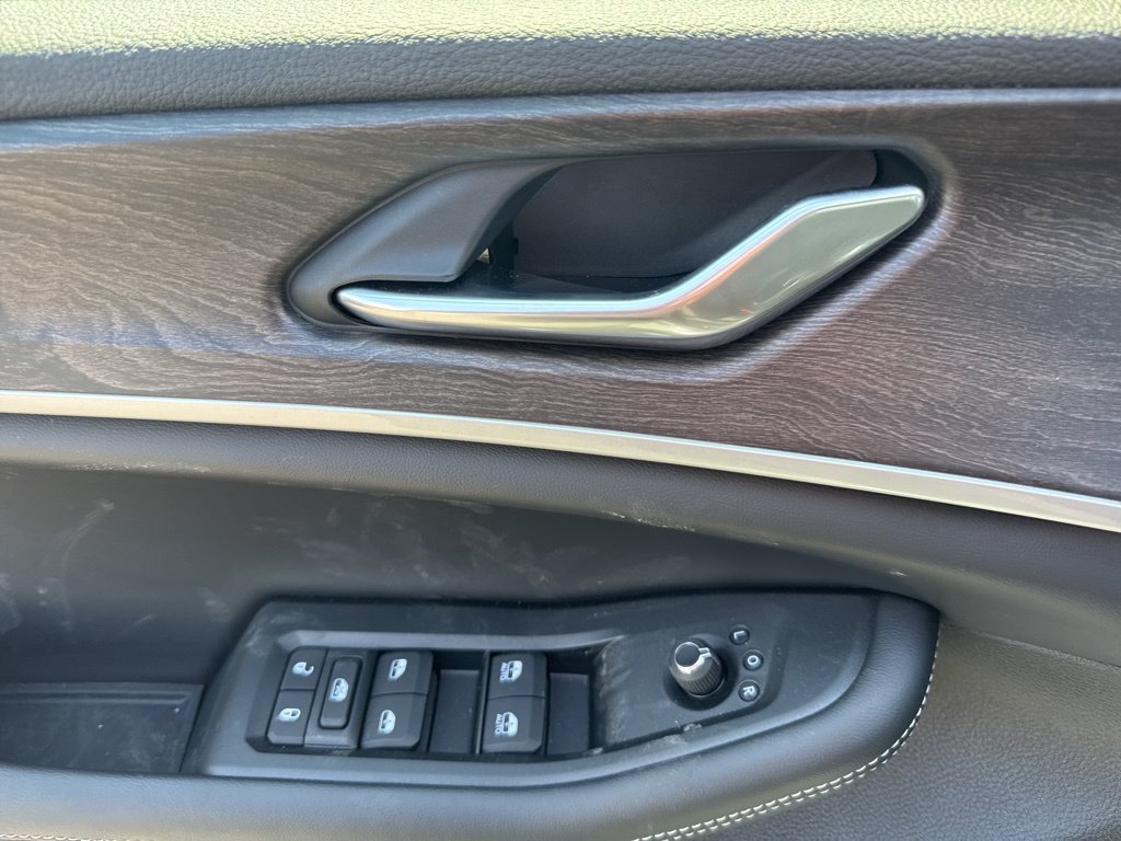 New 2026 Jeep Grand Cherokee Altitude AWD/4WD image 8