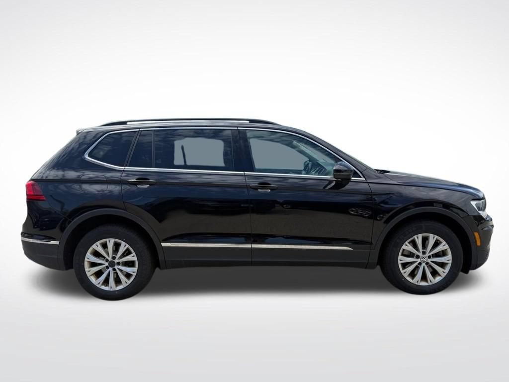 Used 2018 Volkswagen Tiguan SE AWD/4WD image 2
