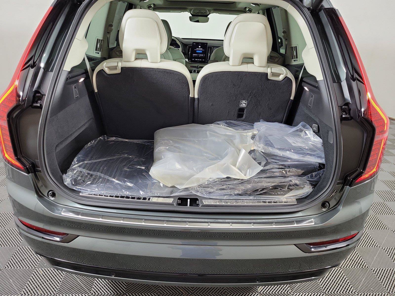 New 2027 Volvo XC90 B6 Ultra AWD/4WD image 9
