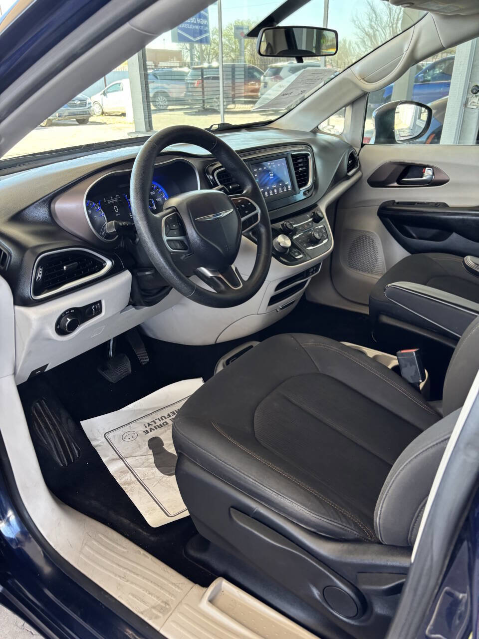 Used 2019 Chrysler Pacifica L image 6