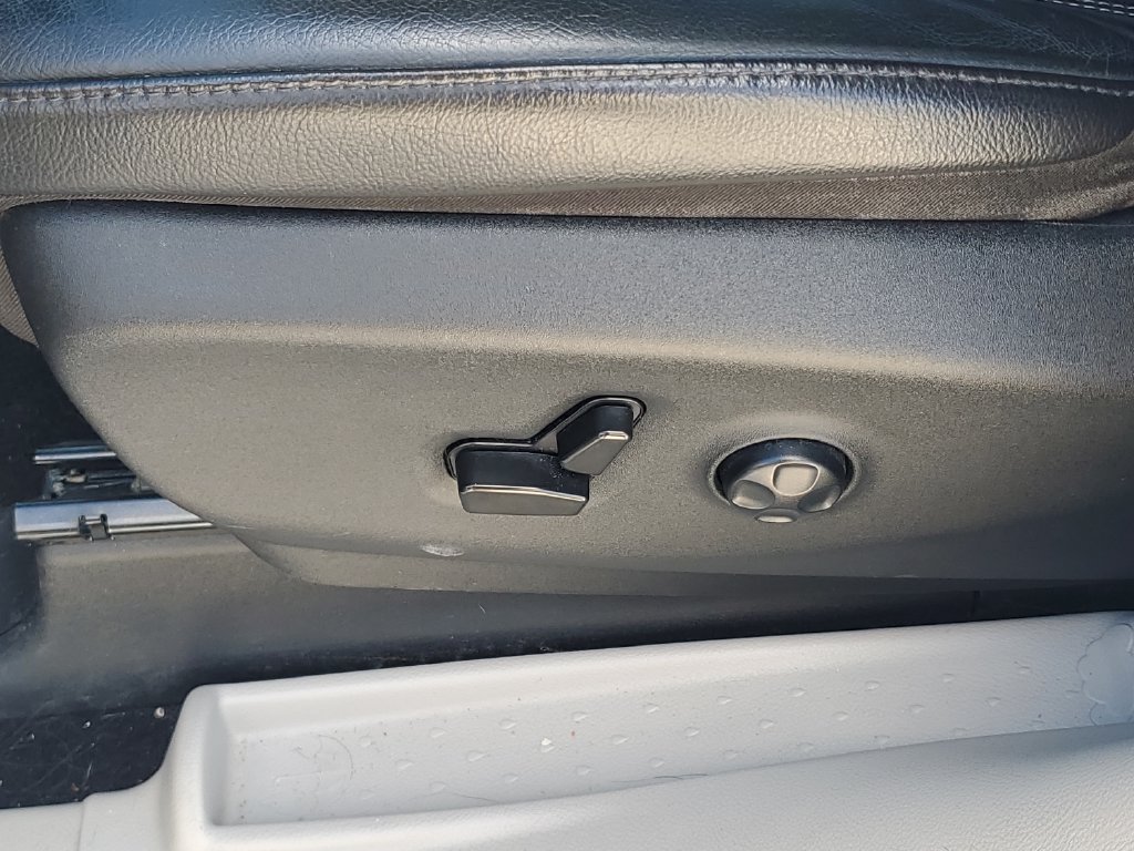 Used 2022 Chrysler Pacifica Touring-L FWD image 16