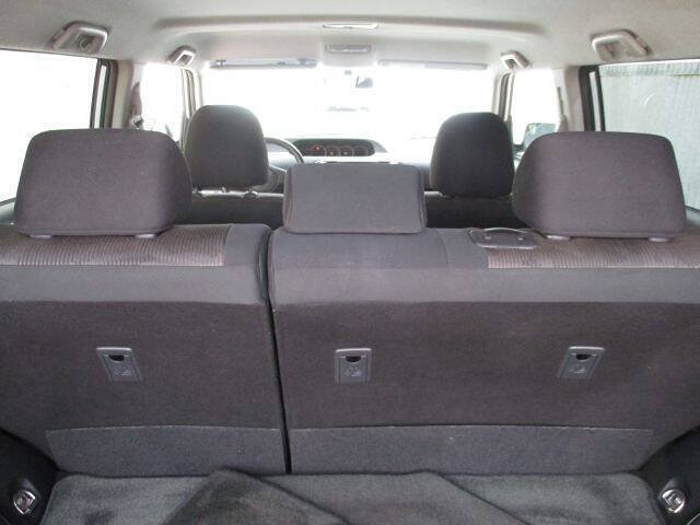 Used 2015 Scion xB FWD image 16