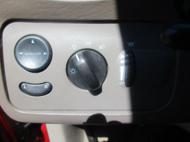 Used 2002 Chrysler Town & Country LX FWD image 20