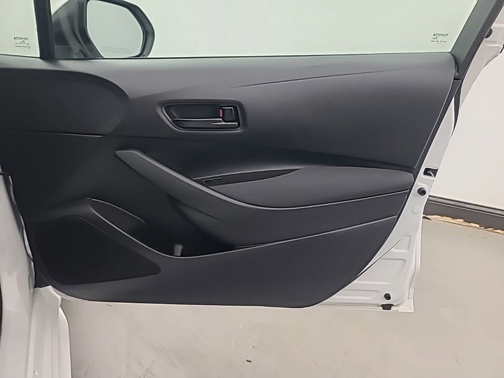 Used 2025 Toyota Corolla LE image 14