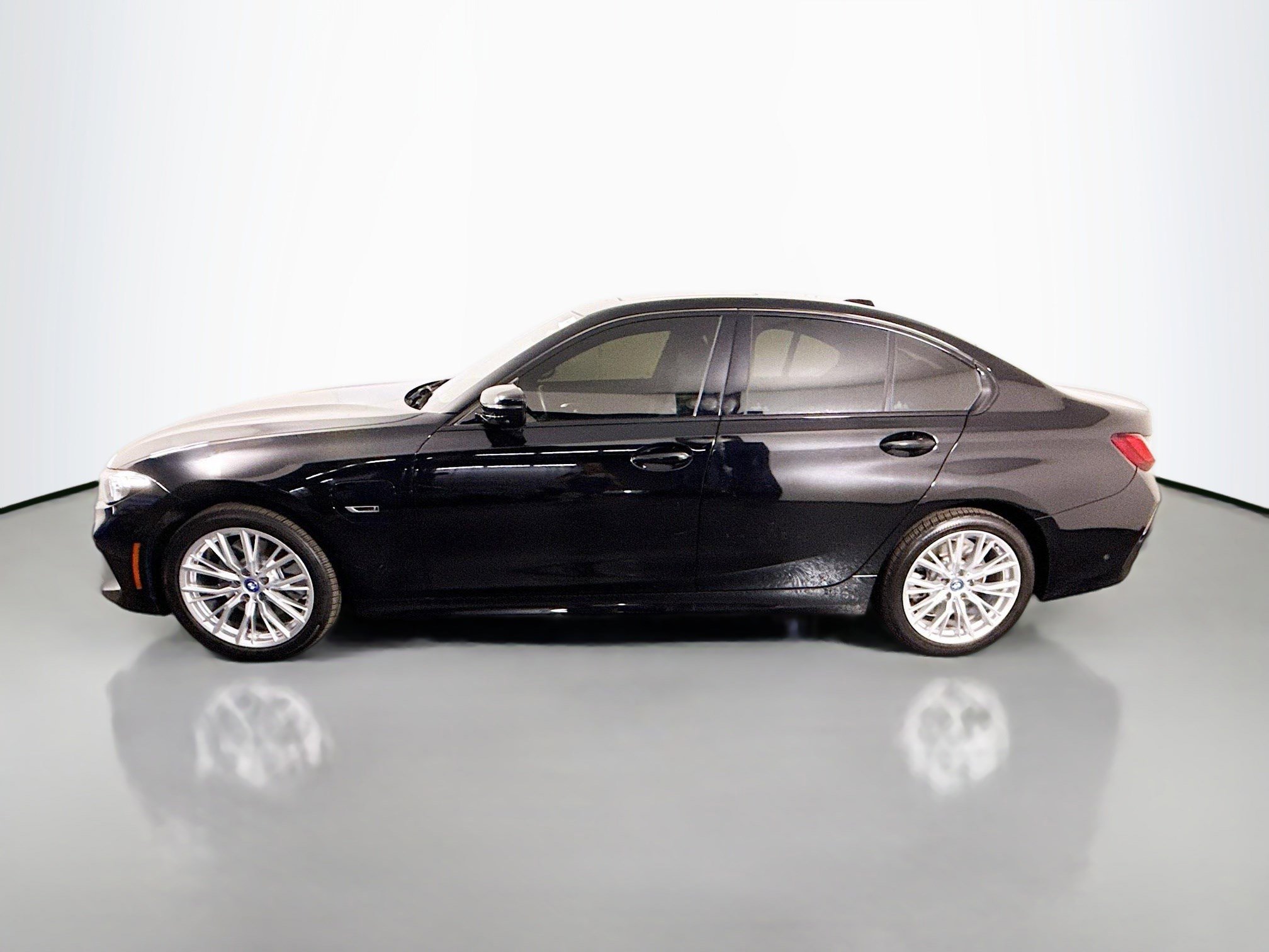 Used 2023 BMW 330e w/ Premium Package image 6