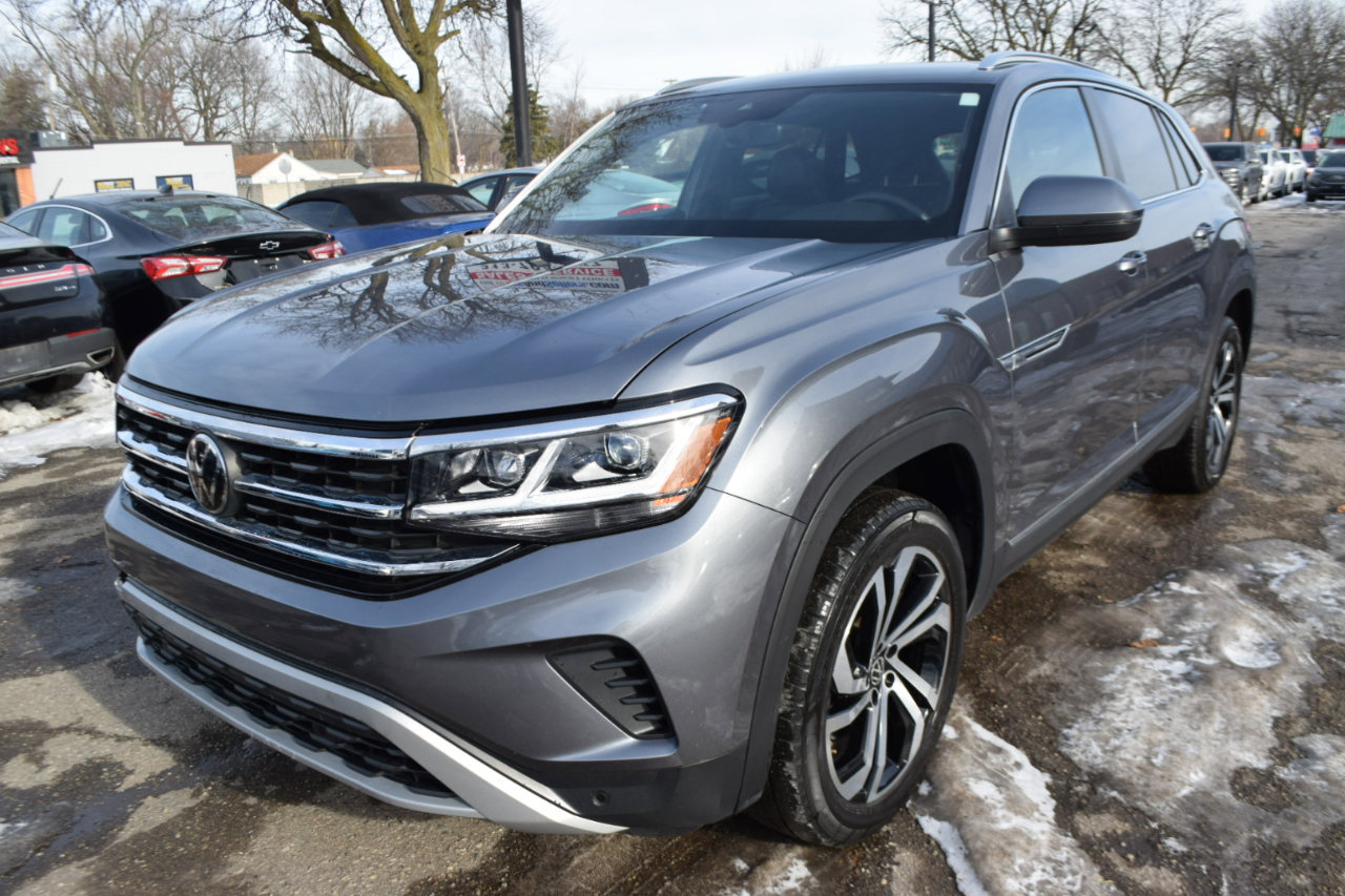 Used 2023 Volkswagen Atlas Cross Sport SEL image 2