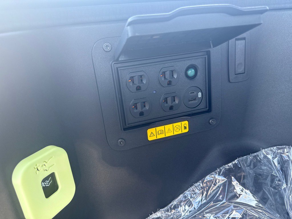 New 2025 Ford F150 Lightning Flash image 38