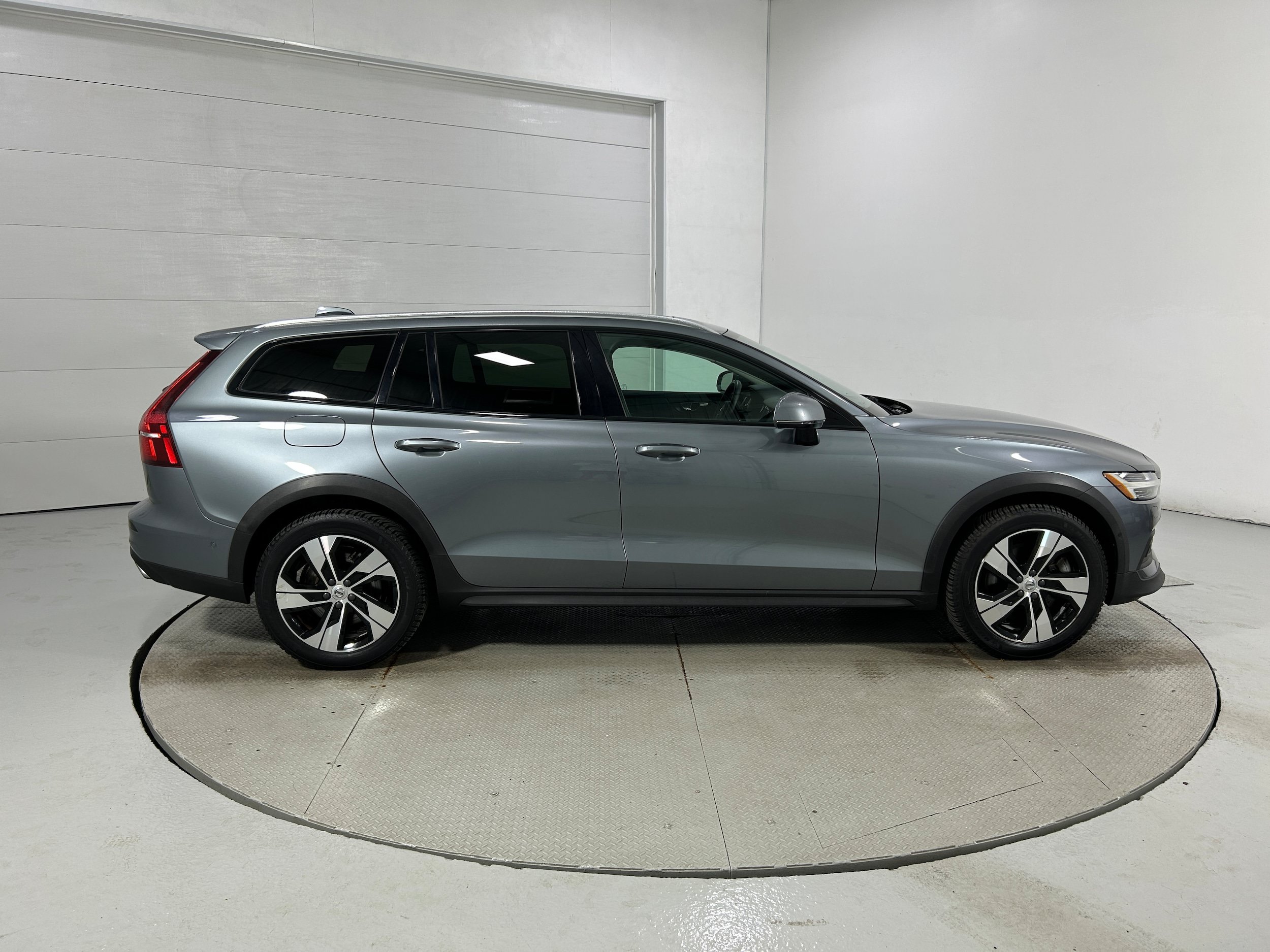 Used 2020 Volvo V60 T5 Cross Country AWD/4WD image 35