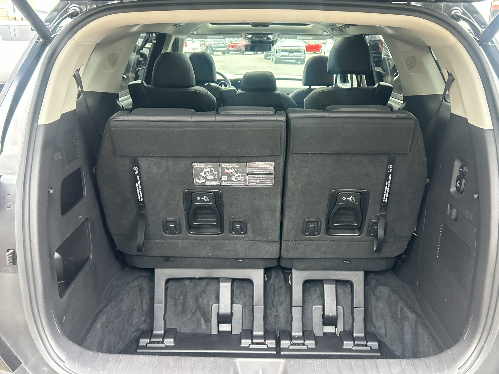 Used 2025 Kia Carnival SX Prestige FWD image 34