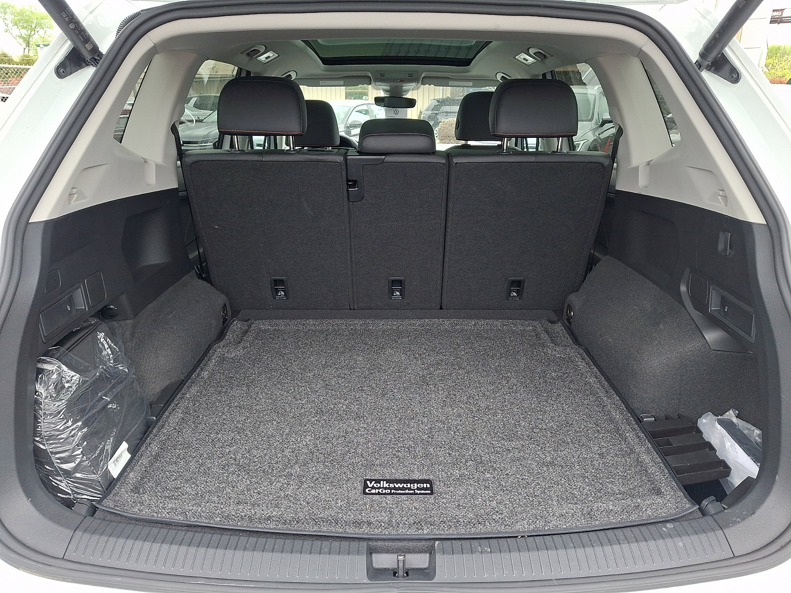 Certified 2024 Volkswagen Tiguan Wolfsburg Edition AWD/4WD image 31